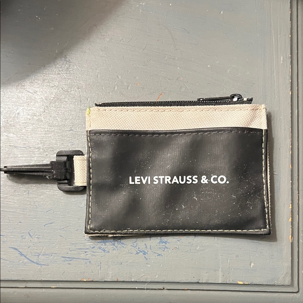 Like New "Levi's" Black and Cream Men's Wallet ID Credit Cards Change GUC ❤️